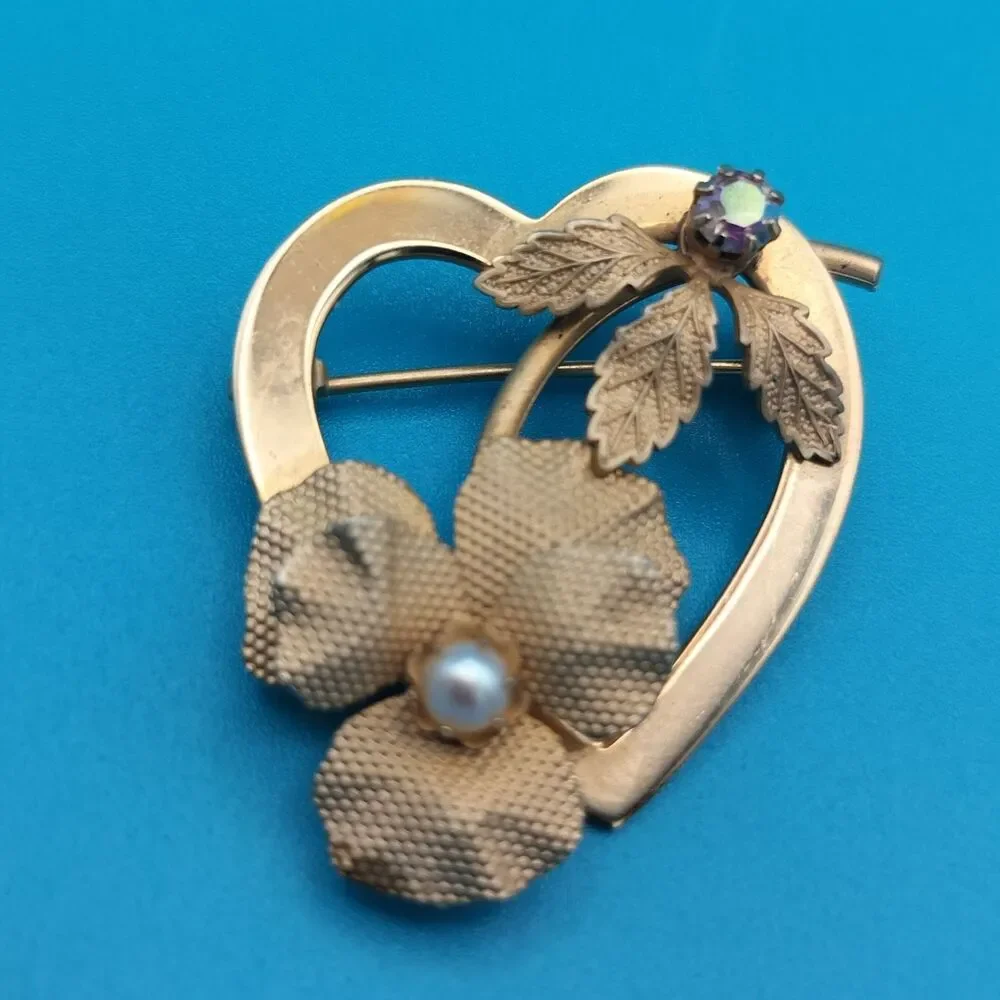 Vintage Gold Tone Heart Floral Brooch Pin 1.25